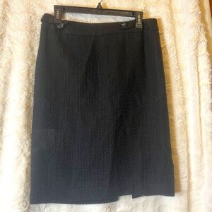 Ann Taylor Petite Skirt Size 8P Black A-Line Dot Pencil Skirt Lined Back Slit